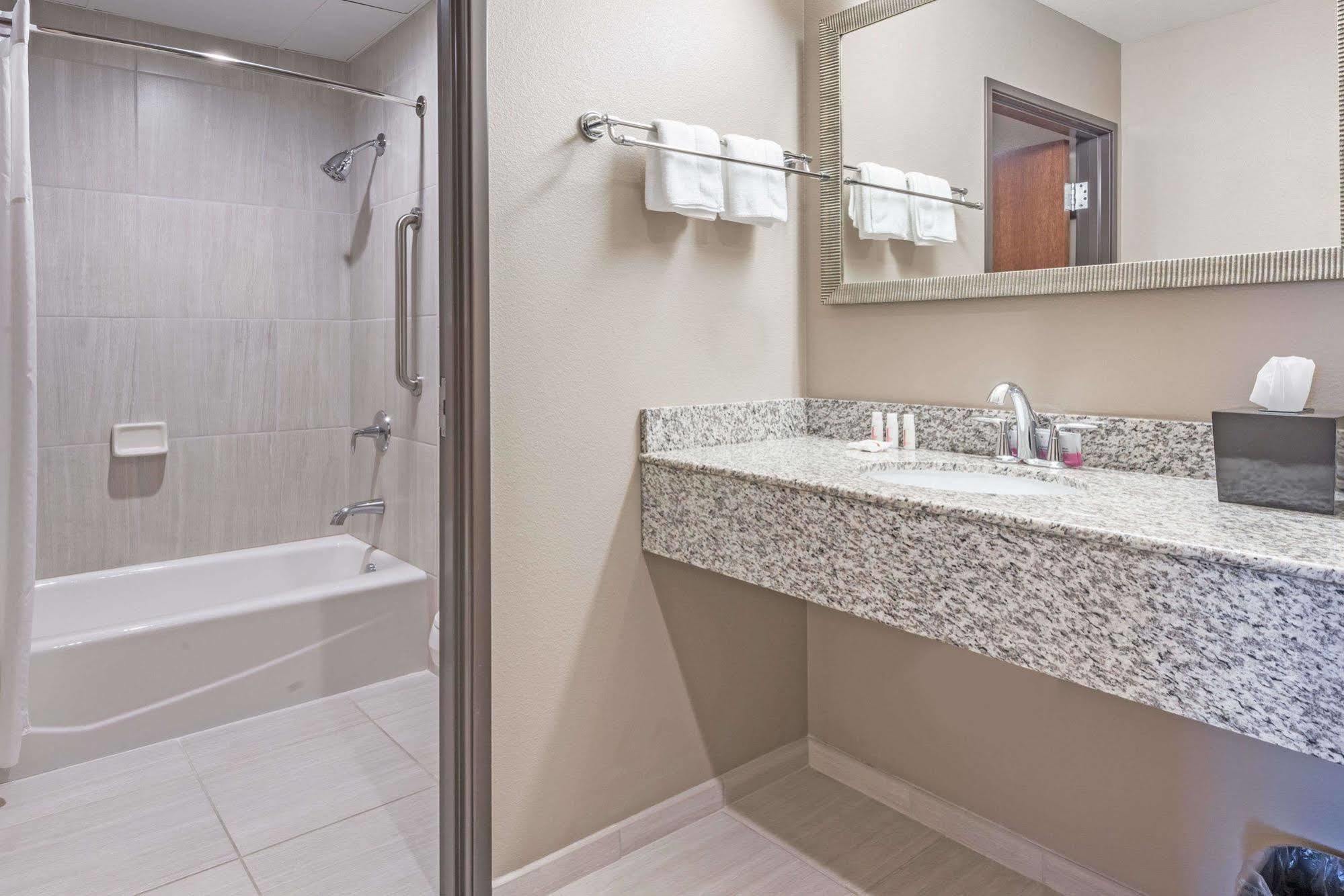 מלון Baymont By Wyndham Bellevue מראה חיצוני תמונה